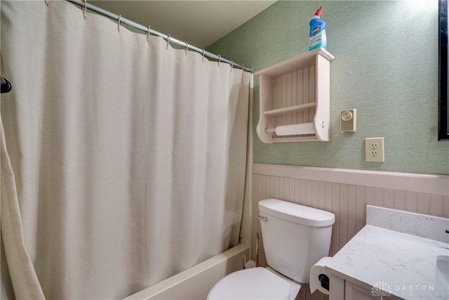 789 W Krepps Rd, Xenia, OH 45385 - bathroom with a wainscoted wall, vanity, and shower / bath combo