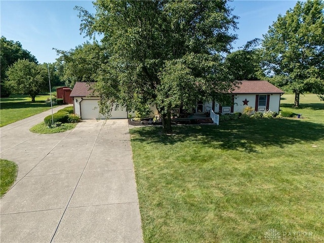 789 W Krepps Rd, Xenia, OH 45385 - view of front facade featuring driveway and a front yard