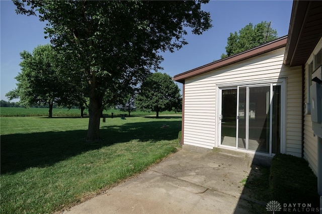 789 W Krepps Rd, Xenia, OH 45385 - view of green lawn with a patio area