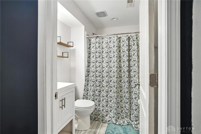 171 Shanda Dr, Monroe, OH 45050 - bathroom featuring vanity and curtained shower