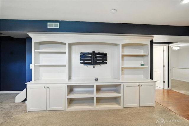 171 Shanda Dr, Monroe, OH 45050 - detailed view of a smoke detector and carpet floors