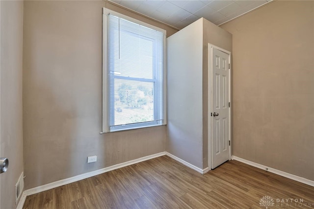 578 Considine Ave, Cincinnati, OH 45205 - unfurnished room featuring wood finished floors and baseboards