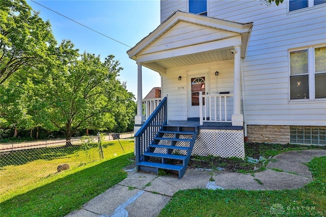 578 Considine Ave, Cincinnati, OH 45205 - entrance to property with covered porch