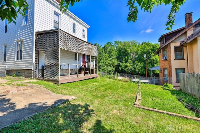 578 Considine Ave, Cincinnati, OH 45205 - view of yard with a deck