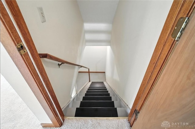 500 Smalley Blvd, Hamilton, OH 45013 - stairway with carpet