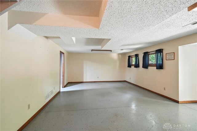 500 Smalley Blvd, Hamilton, OH 45013 - unfurnished room with baseboards and a textured ceiling