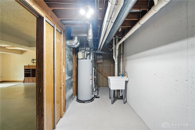 500 Smalley Blvd, Hamilton, OH 45013 - unfinished below grade area with gas water heater