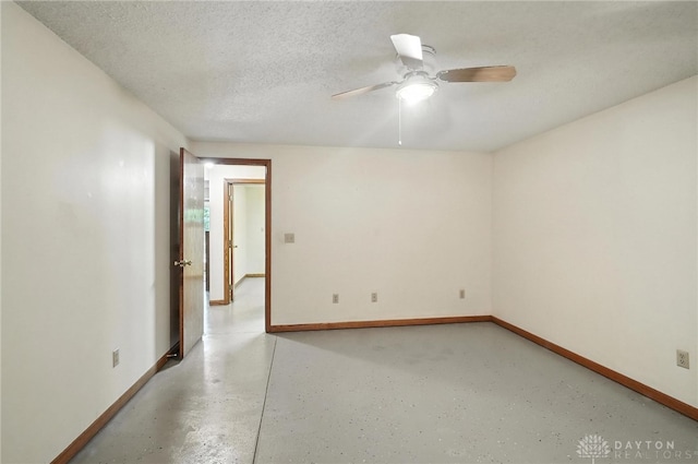 500 Smalley Blvd, Hamilton, OH 45013 - unfurnished room featuring ceiling fan and a textured ceiling