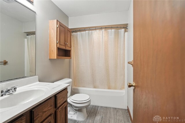 500 Smalley Blvd, Hamilton, OH 45013 - bathroom with wood finished floors, vanity, and shower / tub combo