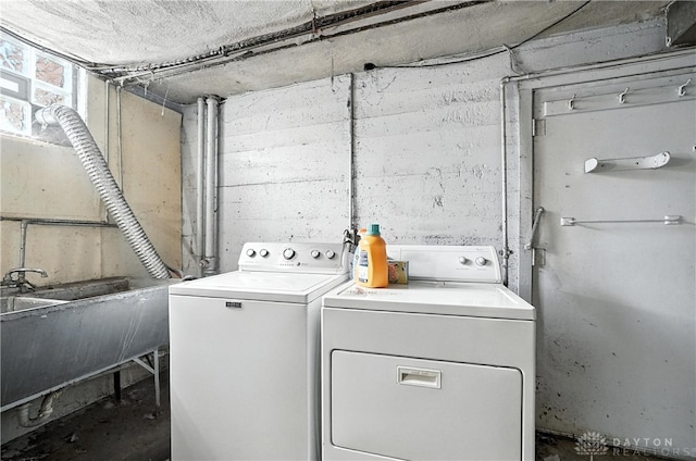 6101 Capri Dr, Cincinnati, OH 45224 - washroom featuring washing machine and dryer