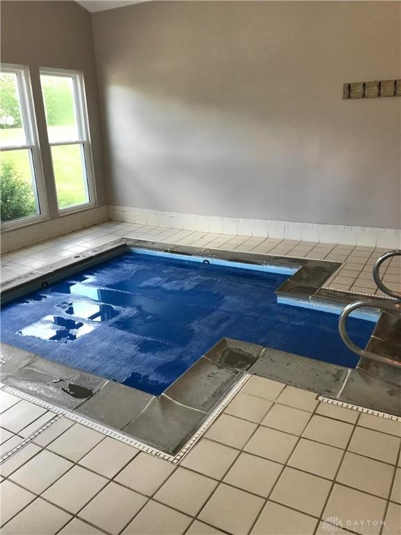 1411 Lake Pointe Way Unit 8, Washington Twp, OH 45459 - view of swimming pool