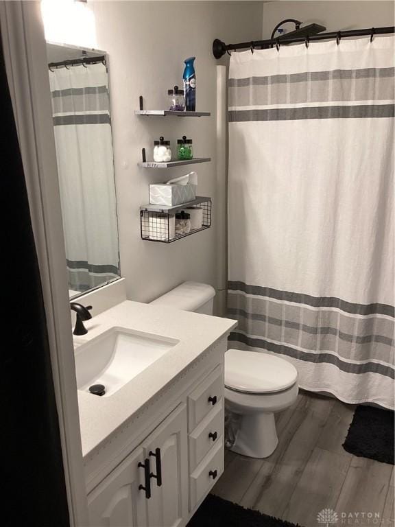 150 Lexington Farm Rd, Englewood, OH 45322 - bathroom featuring vanity and a shower with shower curtain