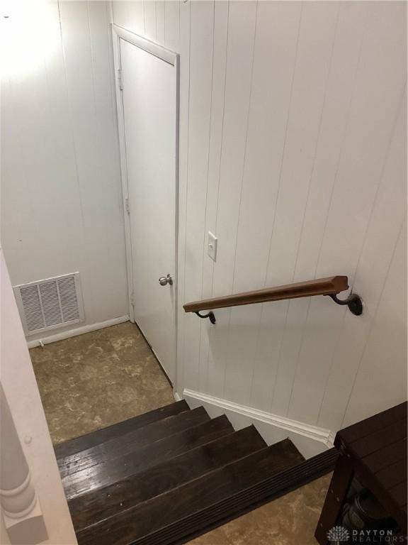 150 Lexington Farm Rd, Englewood, OH 45322 - view of stairway