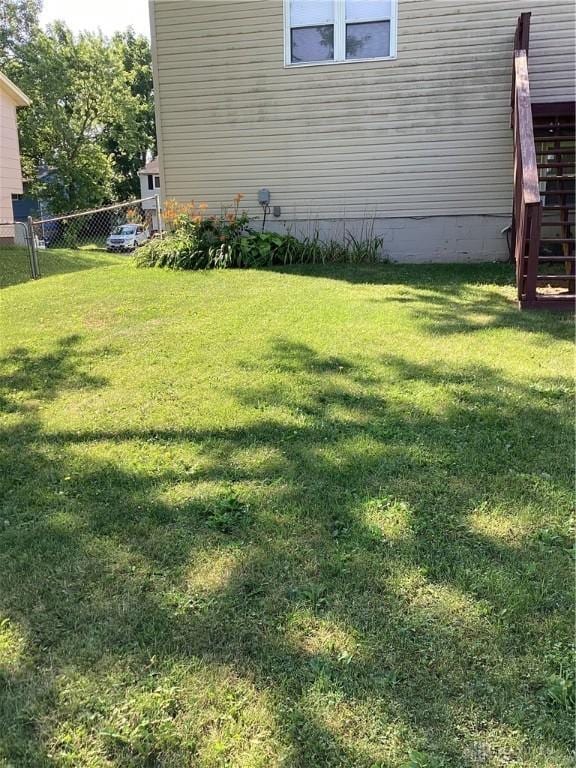 150 Lexington Farm Rd, Englewood, OH 45322 - view of yard with stairs