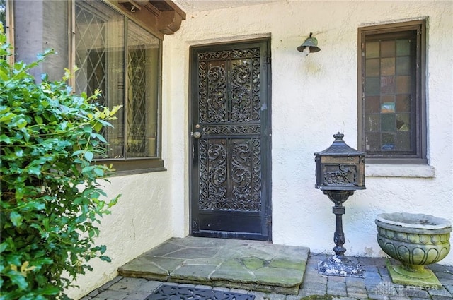 715 E Schantz Ave, Oakwood, OH 45419 - entrance to property with stucco siding