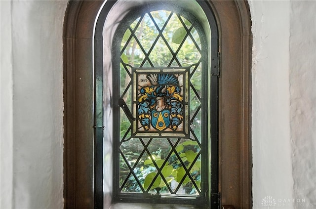 715 E Schantz Ave, Oakwood, OH 45419 - detailed view of arched walkways