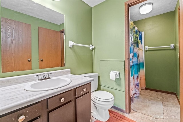 8869 Washington Colony Dr, Dayton, OH 45458 - full bathroom featuring vanity and curtained shower