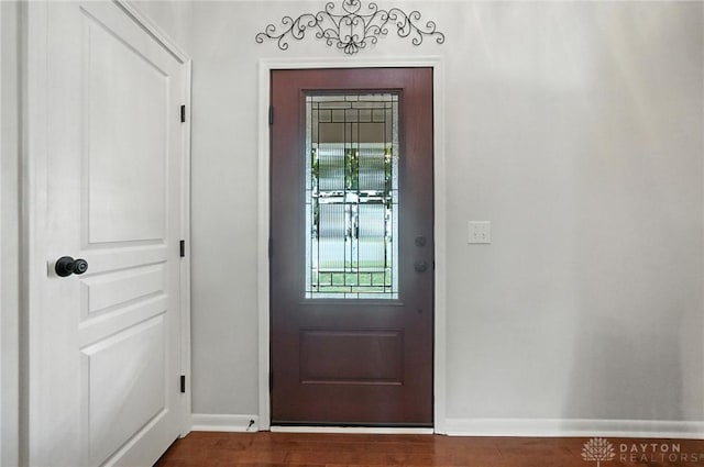 7793 Birchwood Ct, Mason, OH 45040 - entryway with baseboards and dark wood-style floors