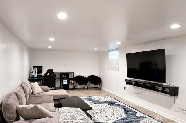 719 N Keowee St, Dayton, OH 45404 - living area featuring light wood-style floors and recessed lighting