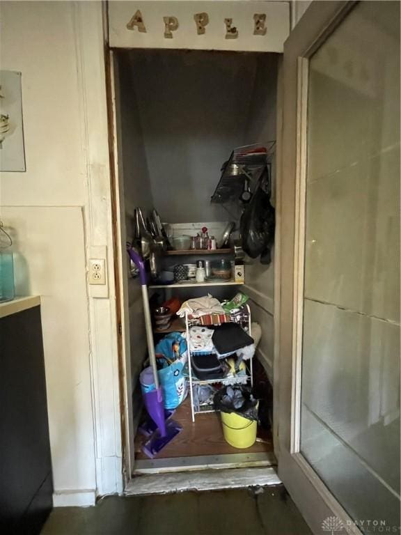 419 Baltimore St, Middletown, OH 45044 - view of closet