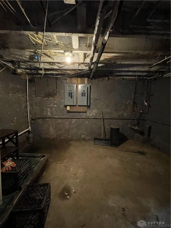 419 Baltimore St, Middletown, OH 45044 - unfinished basement with electric panel