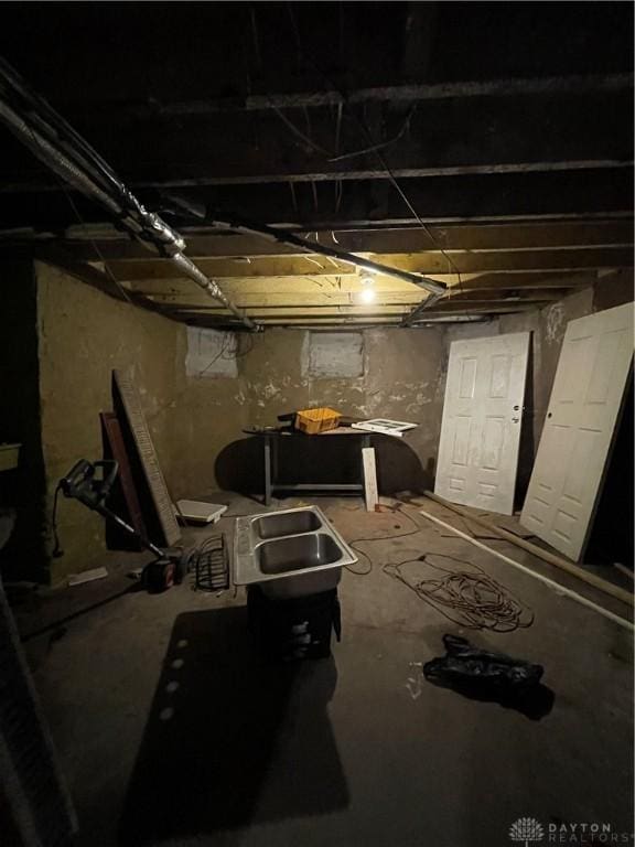419 Baltimore St, Middletown, OH 45044 - view of unfinished basement