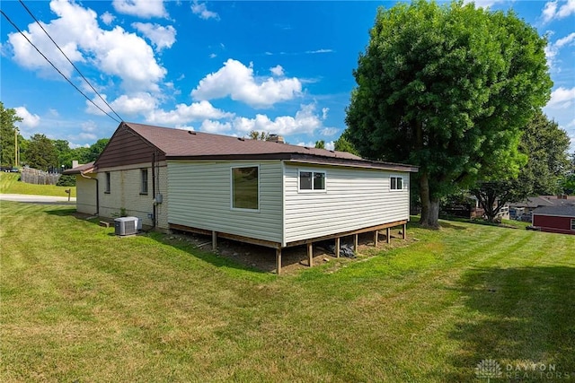 5282 Rahway Ct, Clayton, OH 45415 - rear view of property featuring a yard