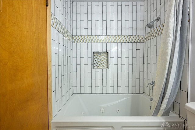 5282 Rahway Ct, Clayton, OH 45415 - full bath featuring a combined bath / shower with jetted tub
