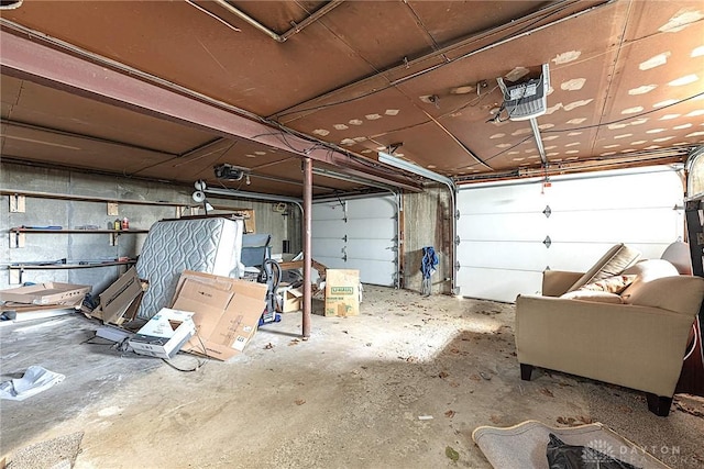 5282 Rahway Ct, Clayton, OH 45415 - view of garage