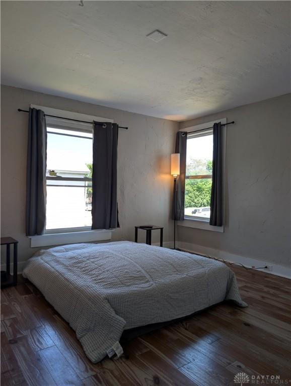 633 Taylor St, Dayton, OH 45404 - bedroom featuring hardwood / wood-style flooring