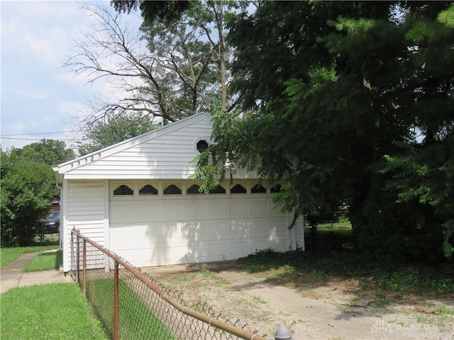 2830 Kennedy Ave, Dayton, OH 45420 - view of garage