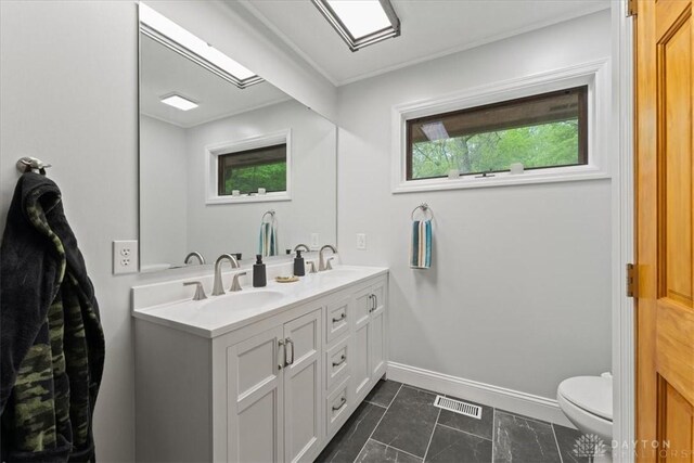 10370 Old 3c Hwy, Clarksville, OH 45113 - full bath with double vanity and toilet