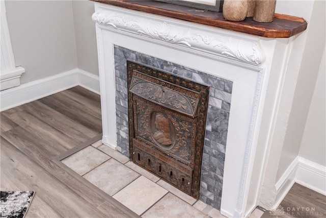 130 Mound St, Dayton, OH 45402 - detailed view of wood finished floors and a fireplace