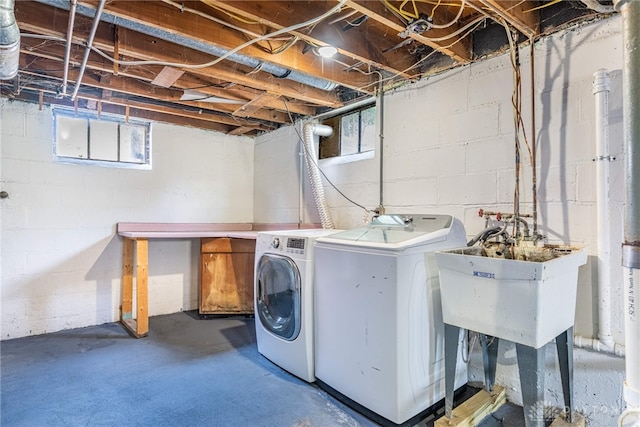 349 E Xenia Dr, Fairborn, OH 45324 - laundry area with washing machine and dryer
