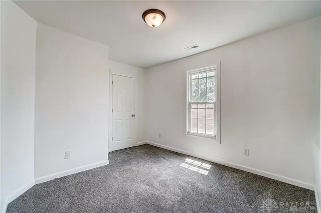 233 Alton Ave, Dayton, OH 45404 - unfurnished room featuring carpet floors