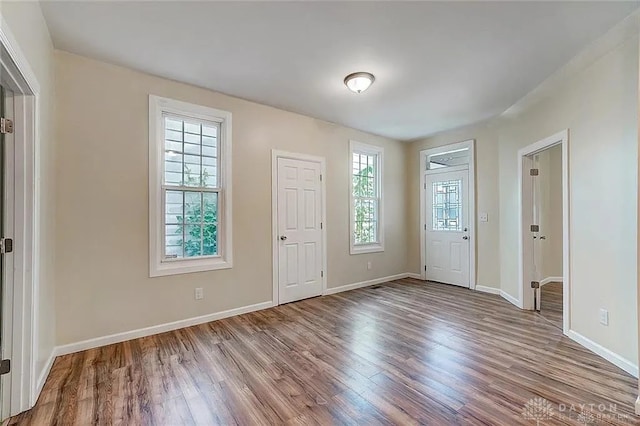 233 Alton Ave, Dayton, OH 45404 - foyer entrance featuring wood finished floors