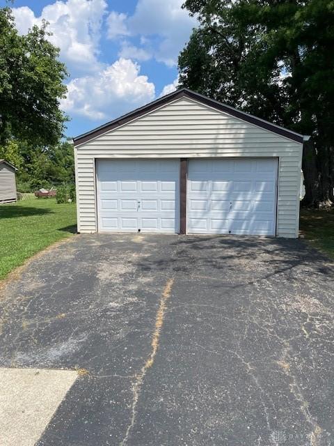8120 Lawrence Dr, West Chester, OH 45069 - view of detached garage