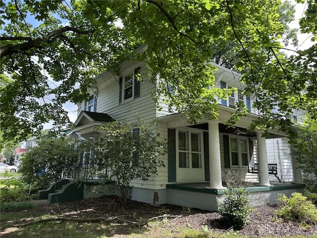 725 Sunnyview Ave, Dayton, OH 45406 - view of home's exterior with a porch