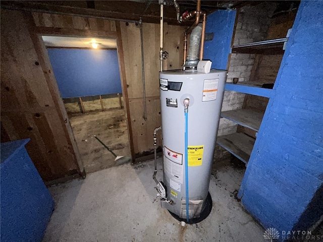 725 Sunnyview Ave, Dayton, OH 45406 - utility room featuring gas water heater