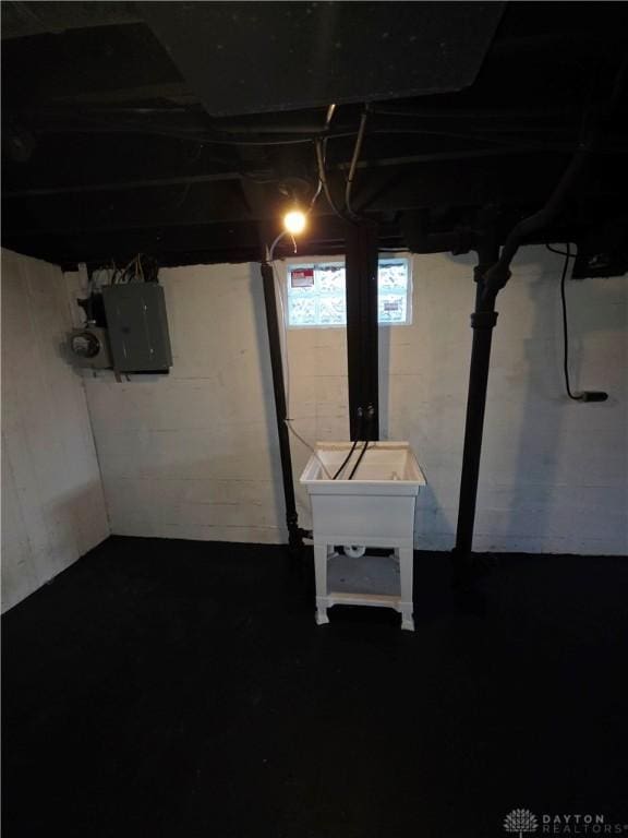 21 Anderson St, Dayton, OH 45410 - below grade area with electric panel