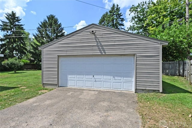 405 Parsons Ct, Englewood, OH 45322 - view of detached garage
