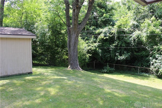 4912 Powell Rd, Huber Heights, OH 45424 - view of yard featuring an outbuilding