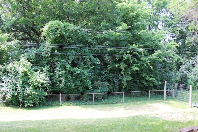 4912 Powell Rd, Huber Heights, OH 45424 - view of yard featuring a forest view