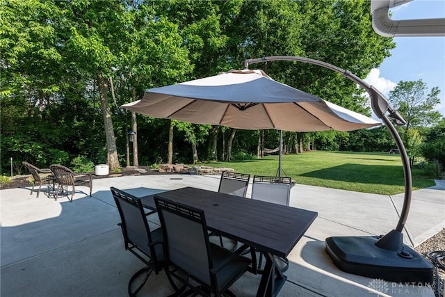 1097 Trudy Ct, Clearcreek Twp, OH 45036 - view of patio featuring outdoor dining area