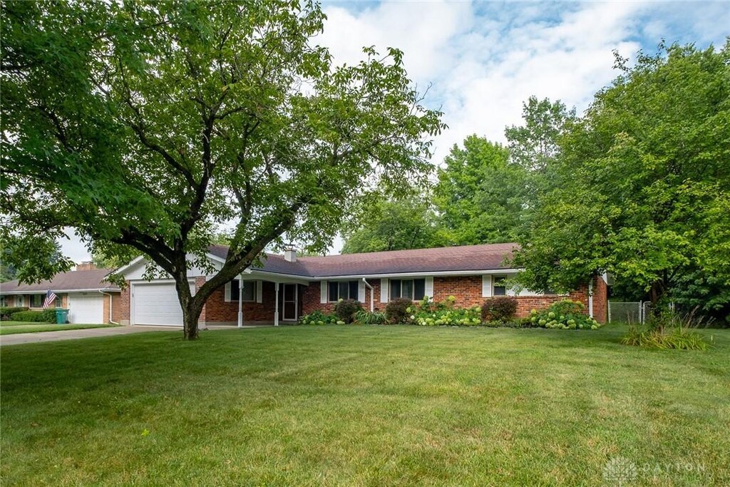 2651 Cross Country Rd, Beavercreek, OH 45431 - photo 1