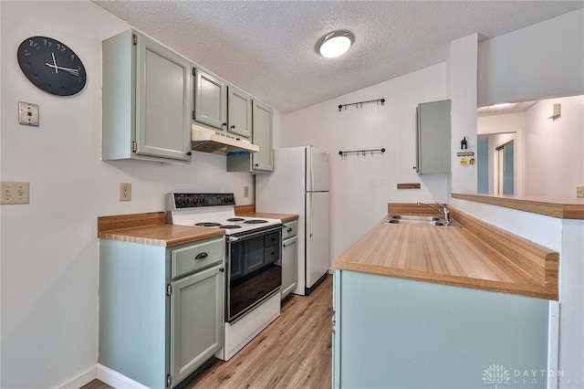 5979 Timbergate Trl, Dayton, OH 45424 - kitchen featuring white electric range, a textured ceiling, light wood-style floors, under cabinet range hood, and lofted ceiling