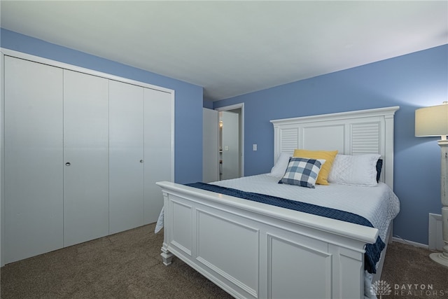 5970 Clearlake Dr, Dayton, OH 45424 - carpeted bedroom featuring a closet