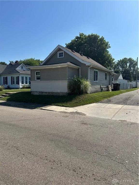 1123 Lincoln St, Piqua, OH 45356 - photo 3