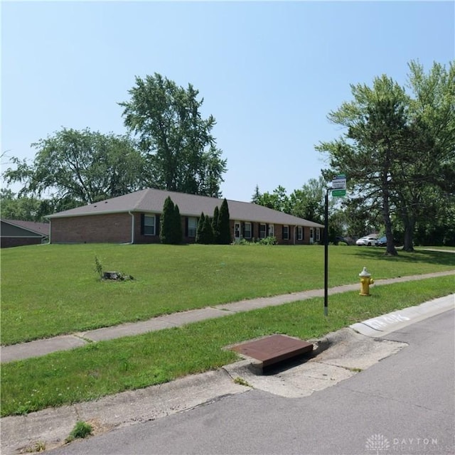 9860 Mandel Dr, Centerville, OH 45458 - photo 8