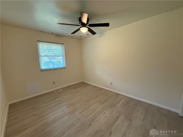 4220 Sillman Pl, Kettering, OH 45440 - unfurnished room with light wood-style flooring and ceiling fan
